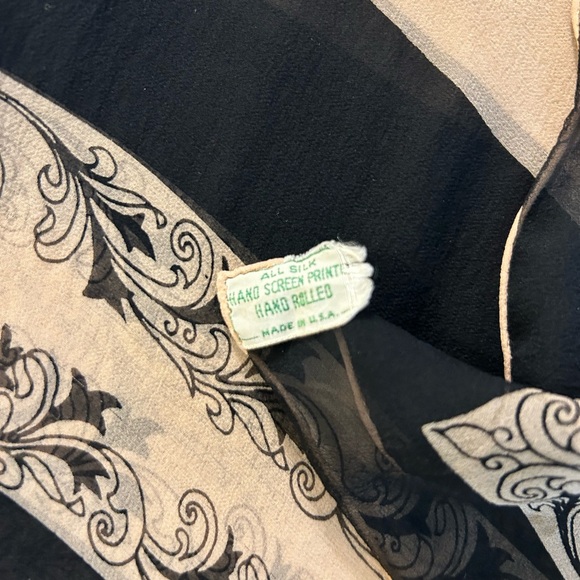 VINTAGE ALL SICK HAND SCREEN PRINT HAND ROLLED SHEER BLACK/BEIGE SQUARE SCARF - Picture 3 of 7